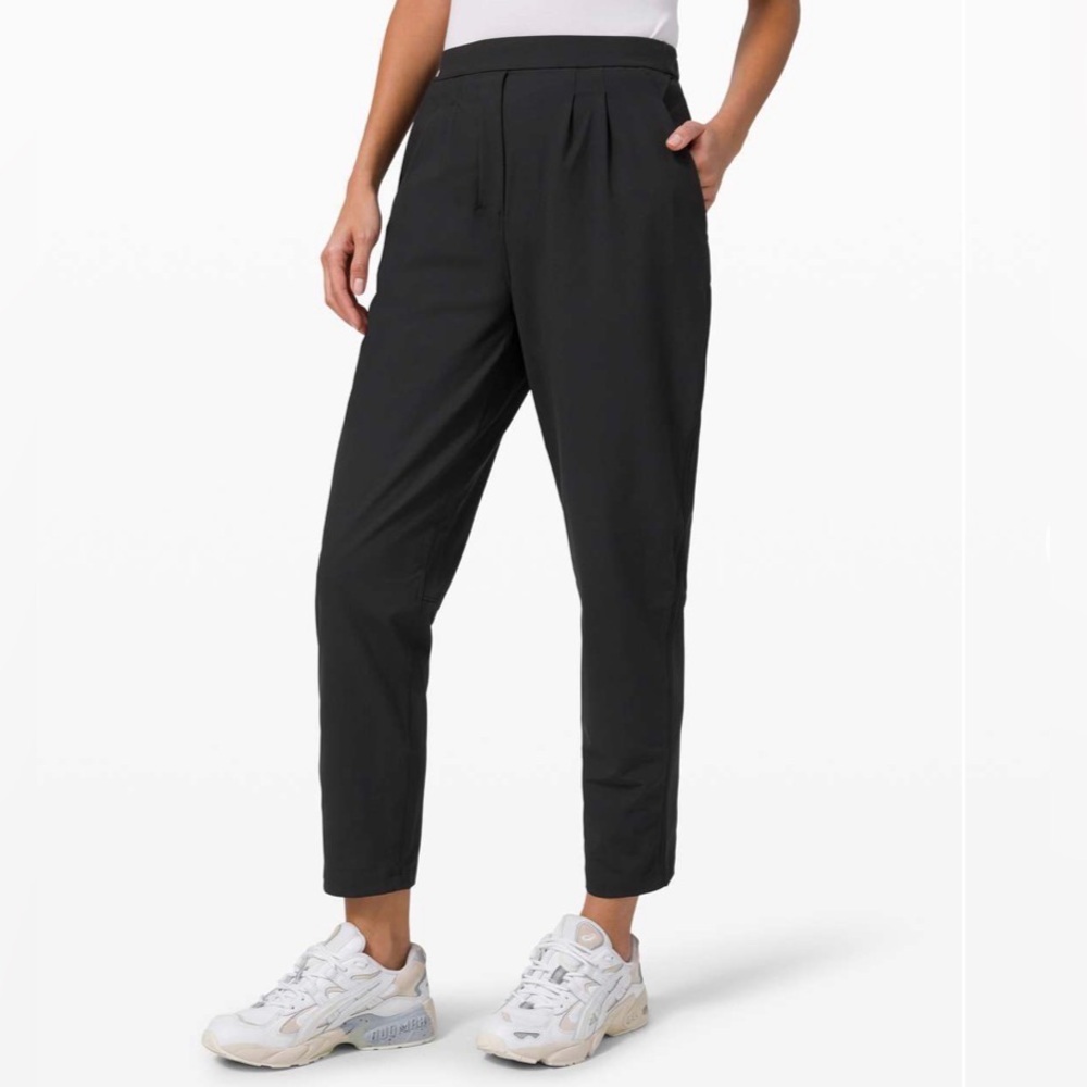 Lululemon Essential High-Rise Trouser in Black Size 10 EUC pant athletic